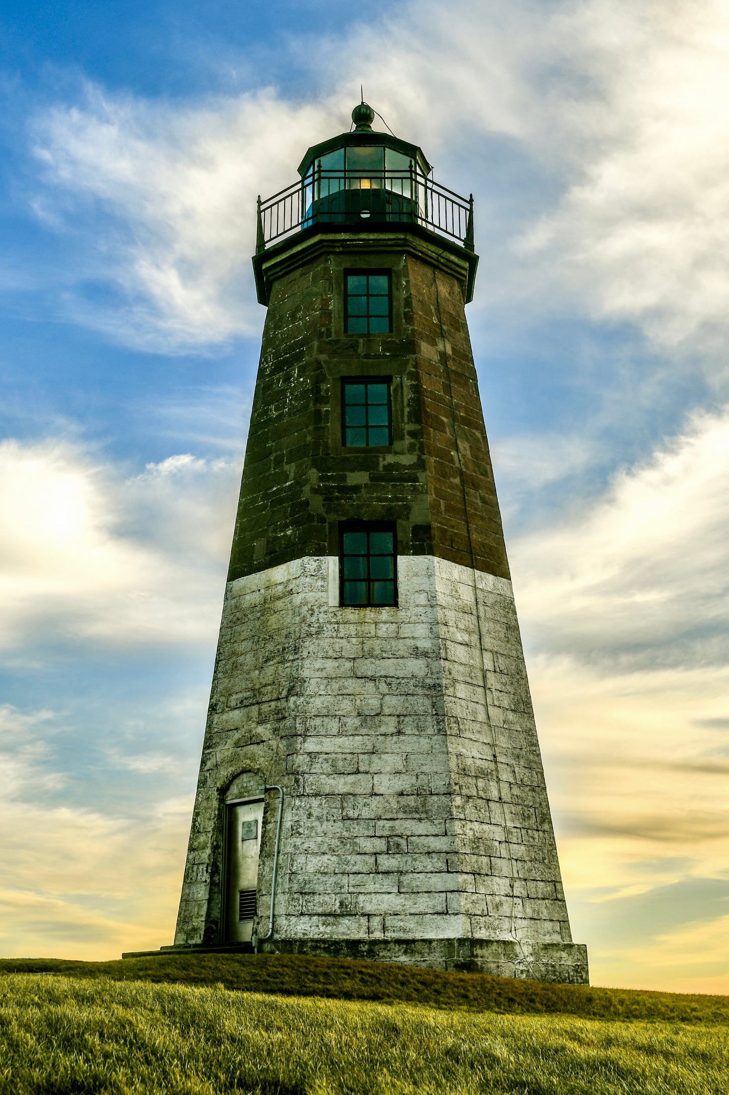 Point Judith Light 19